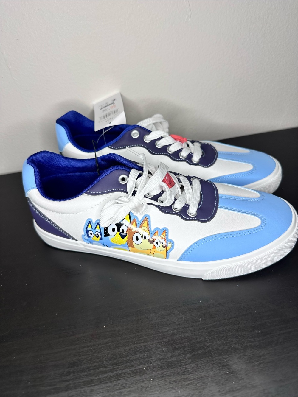 Blue Cartoon Accent Lace-Up Women's Sneakers